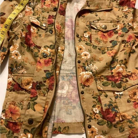 Passport’s Floral Print Jacket Size Medium - Picture 8 of 10